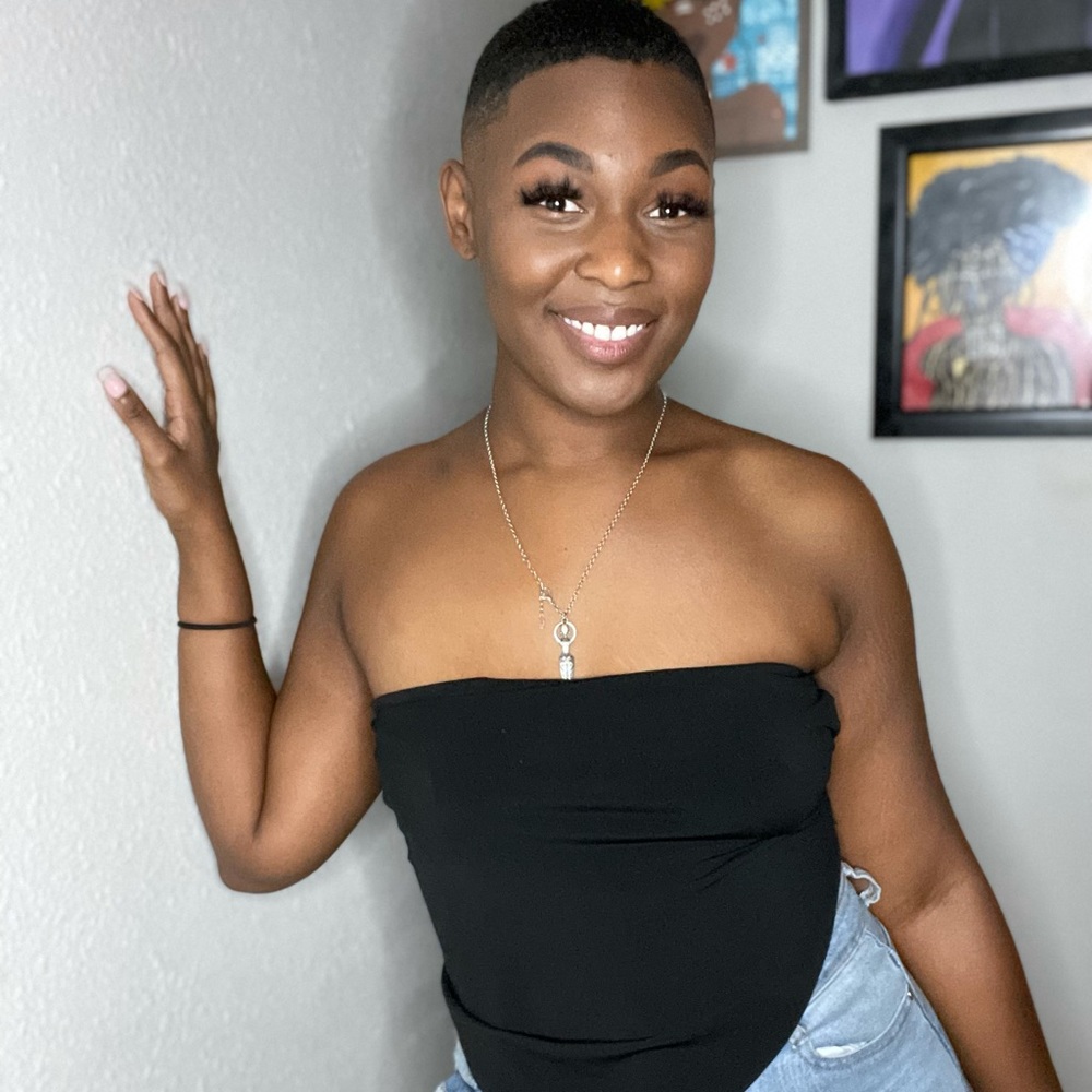 Meet your Posher, Shaela